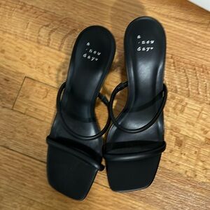 Great heeled sandals